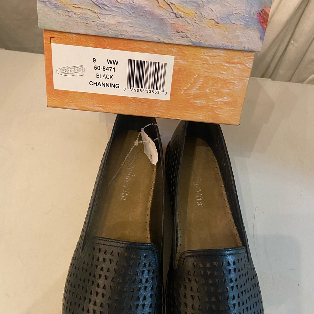 Bella Vita black leather 1” wedge flats size 9WW NIB - Picture 8 of 8
